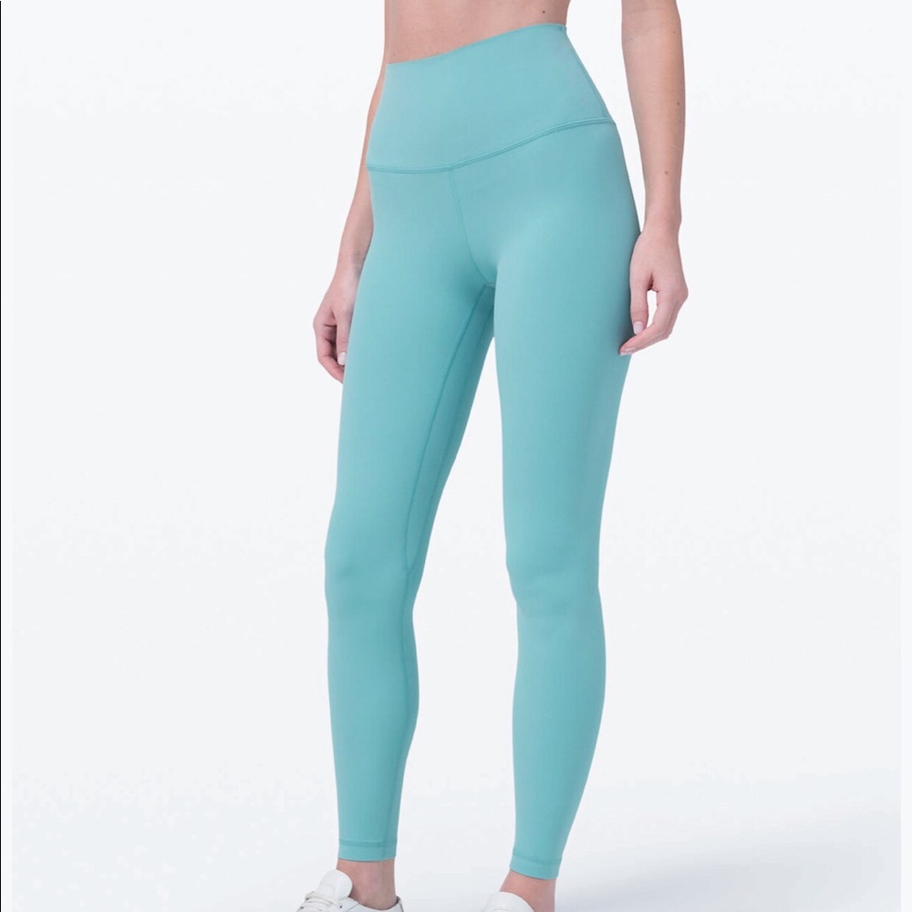 NWT Lululemon align leggings. Size 6
